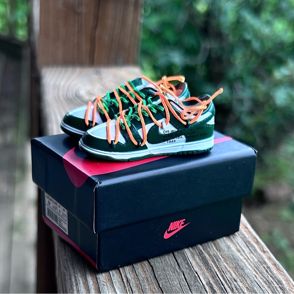 MINI Off-White x Nike Dunk Low Green with Orange Laces Collectable